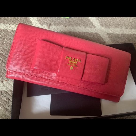 Gorgeous! Authentic Pink Prada Wallet - Picture 4 of 13